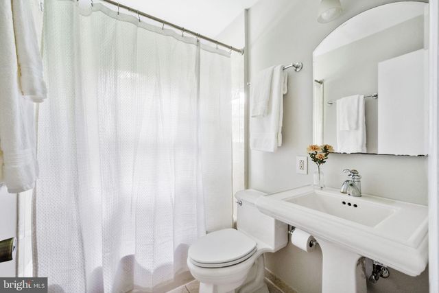 $1,103,000 | 621 Oakley Place, Alexandria, VA 22302