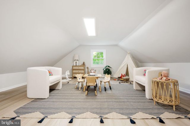 $1,103,000 | 621 Oakley Place, Alexandria, VA 22302