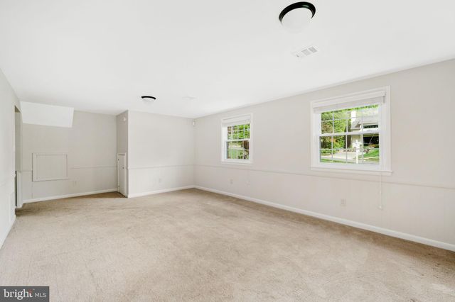 $1,103,000 | 621 Oakley Place, Alexandria, VA 22302