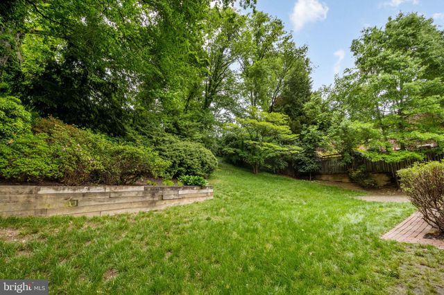 $1,103,000 | 621 Oakley Place, Alexandria, VA 22302