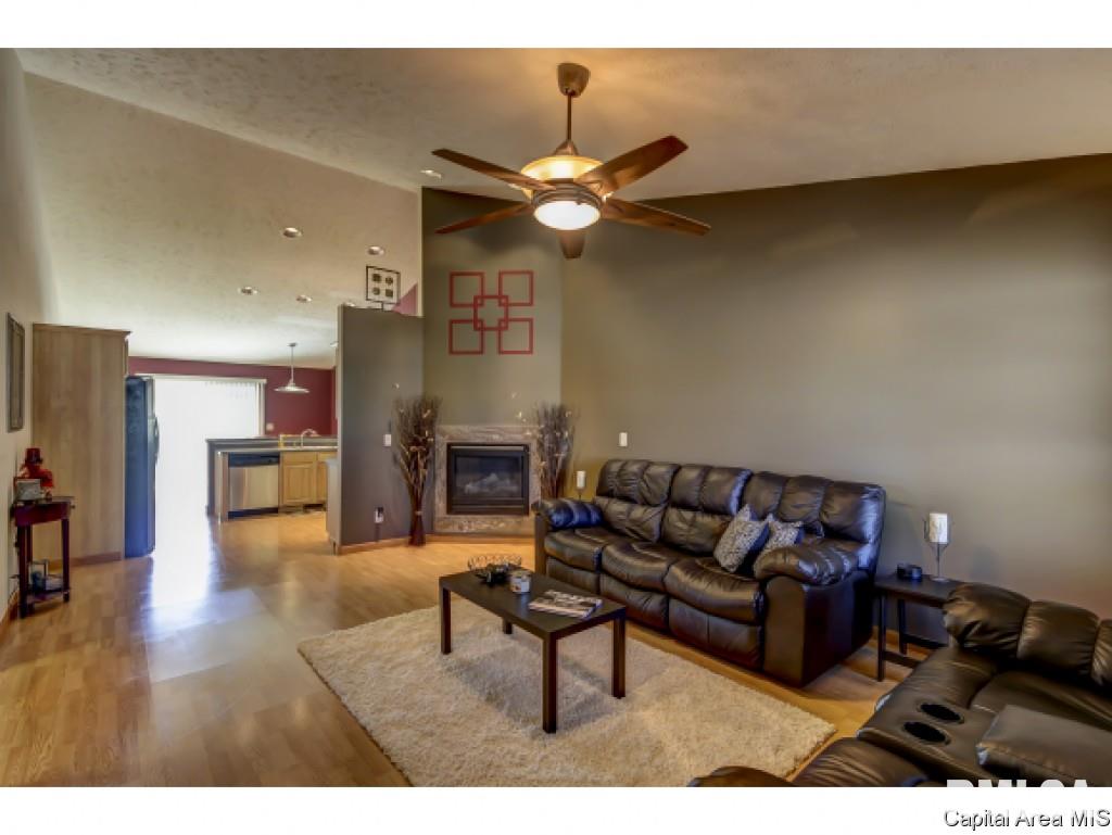 3200 Red Oak Lane Springfield, IL 62712 - Photo 6 of 24