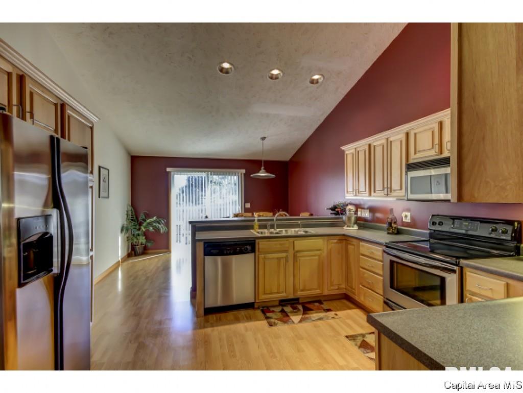 3200 Red Oak Lane Springfield, IL 62712 - Photo 7 of 24