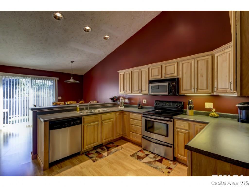 3200 Red Oak Lane Springfield, IL 62712 - Photo 8 of 24