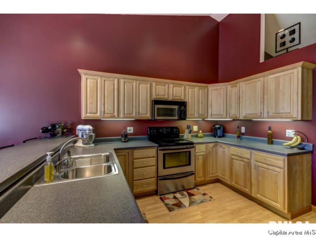 3200 Red Oak Lane Springfield, IL 62712 - Photo 10 of 24