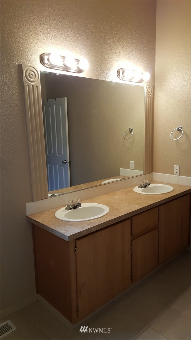 10120 Grove Road Southeast Yelm, WA 98597 - Photo 14 of 18 Gallery Image 14