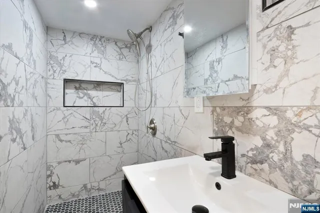 $5,300 | 590 Main Street, Little Falls, NJ 07424