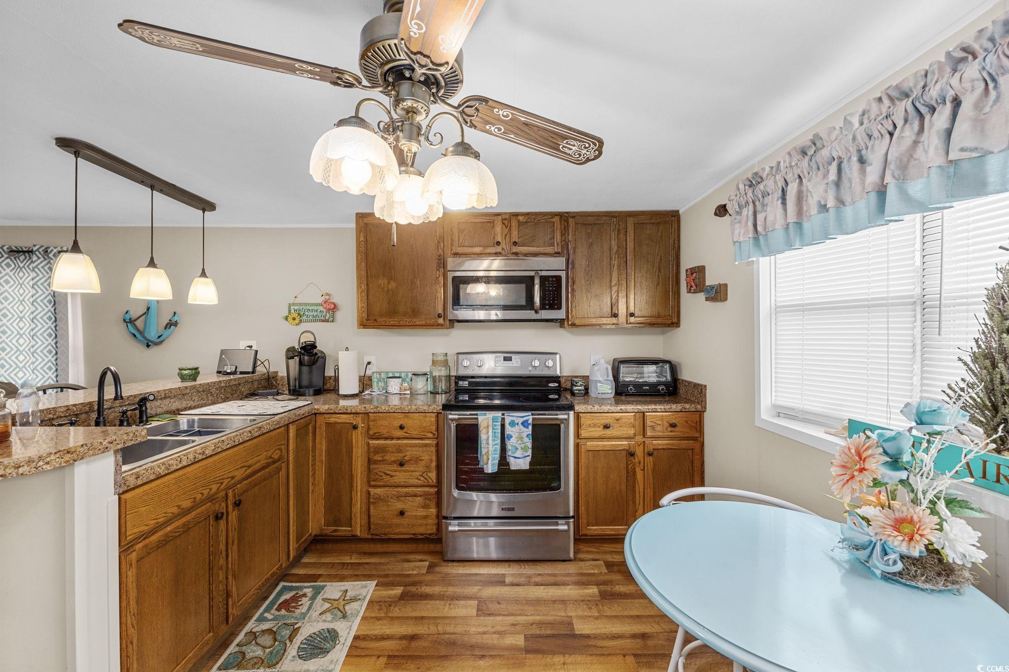 1504 Coral Reef Lane Murrells Inlet, SC 29576 - Photo 10 of 18 Gallery Image 10
