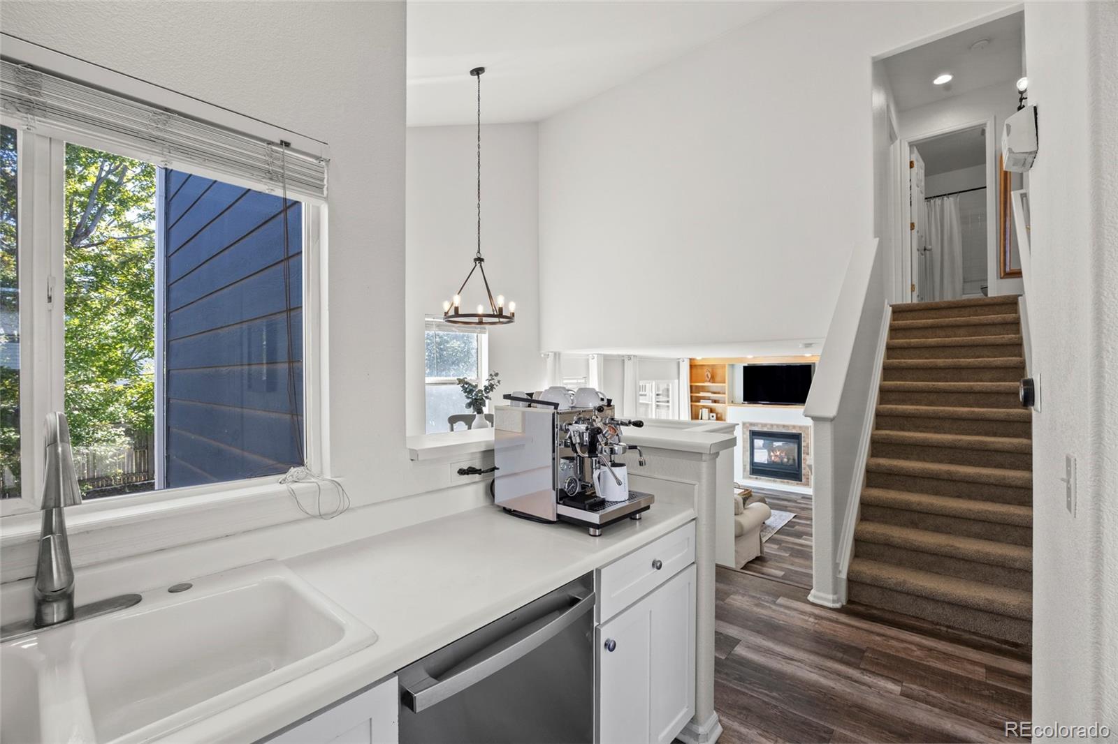 9928 Saybrook Street Highlands Ranch, CO 80126 - Photo 12 of 40 Gallery Image 12