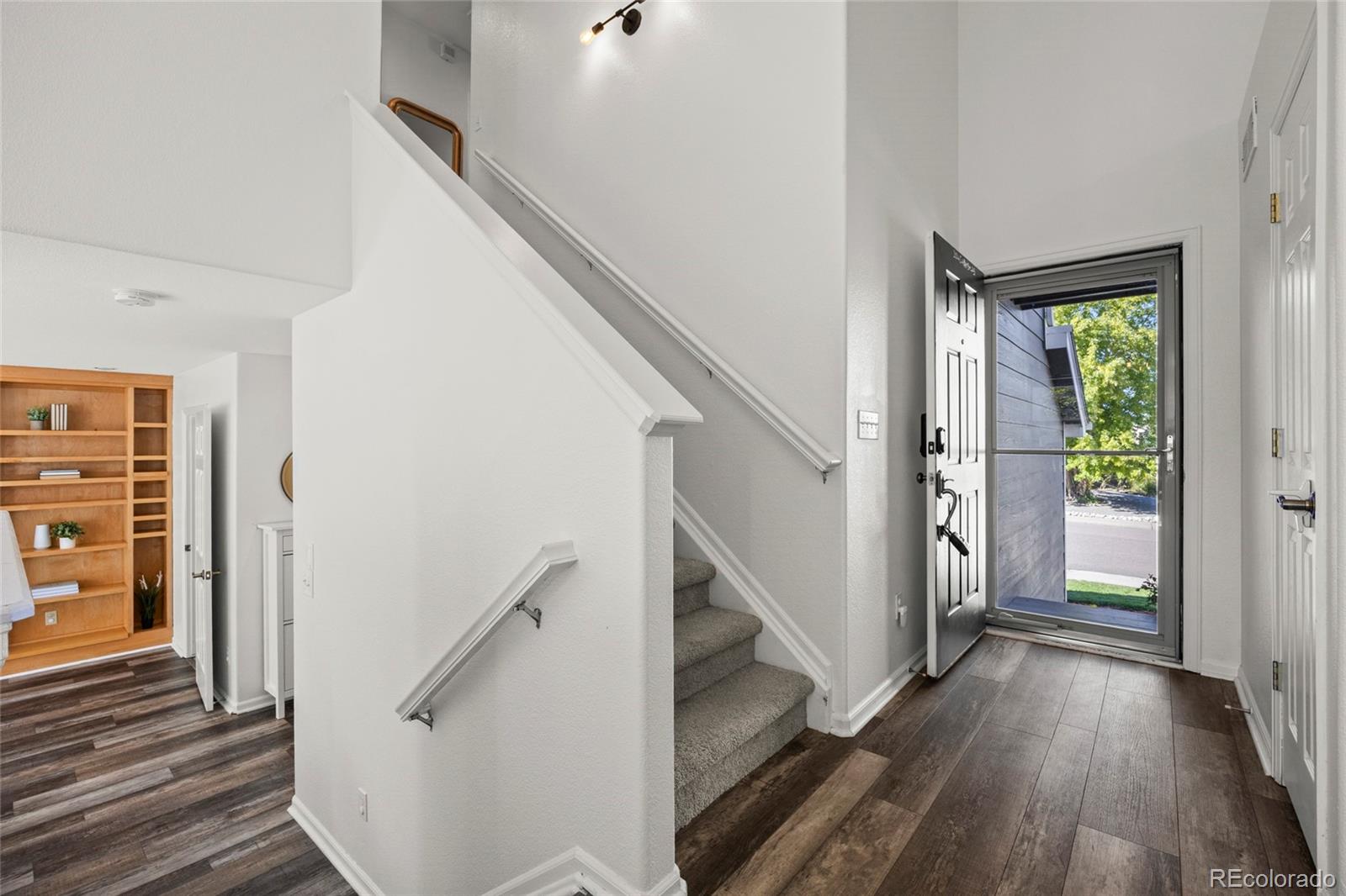 9928 Saybrook Street Highlands Ranch, CO 80126 - Photo 5 of 40 Gallery Image 5