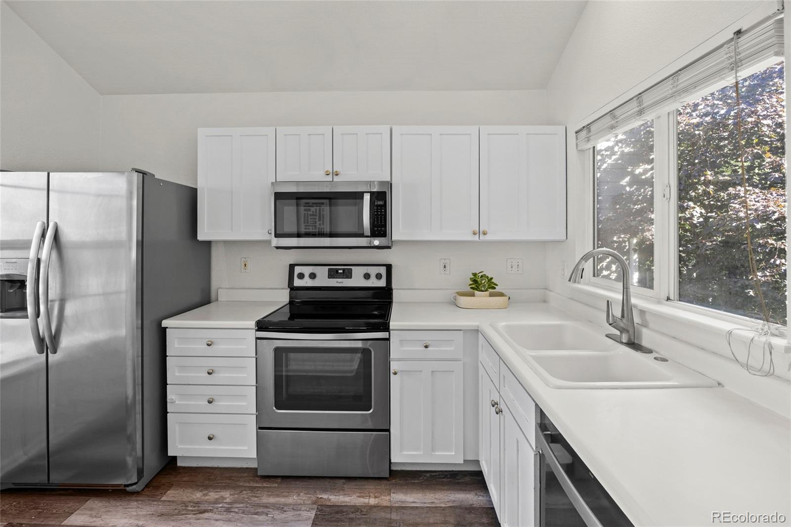 9928 Saybrook Street Highlands Ranch, CO 80126 - Photo 7 of 40 Gallery Image 7
