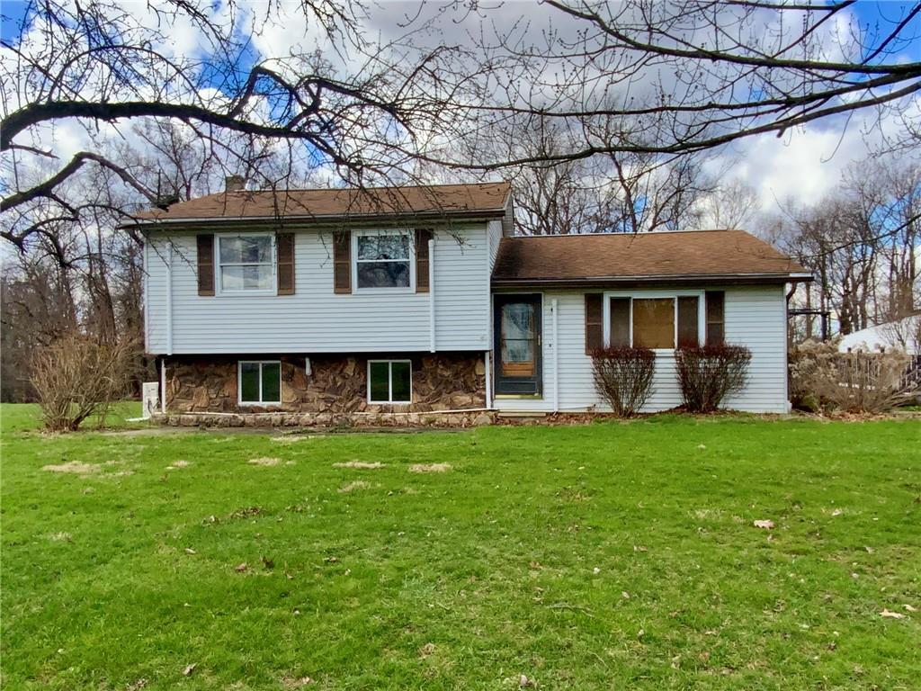 292 Tomlinson Run Georgetown, PA 15043 - Photo 2 of 32