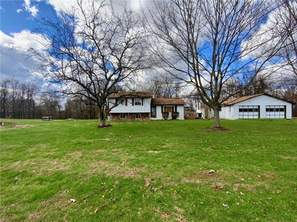 292 Tomlinson Run Georgetown, PA 15043 - Photo 3 of 32