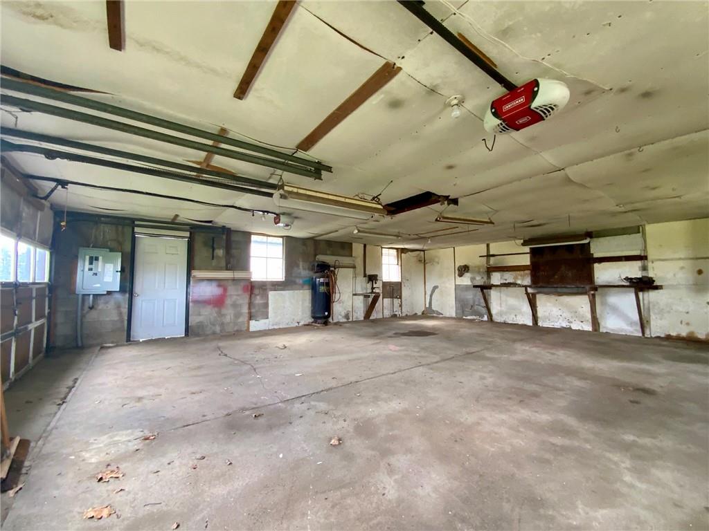 292 Tomlinson Run Georgetown, PA 15043 - Photo 6 of 32 Large interior garage