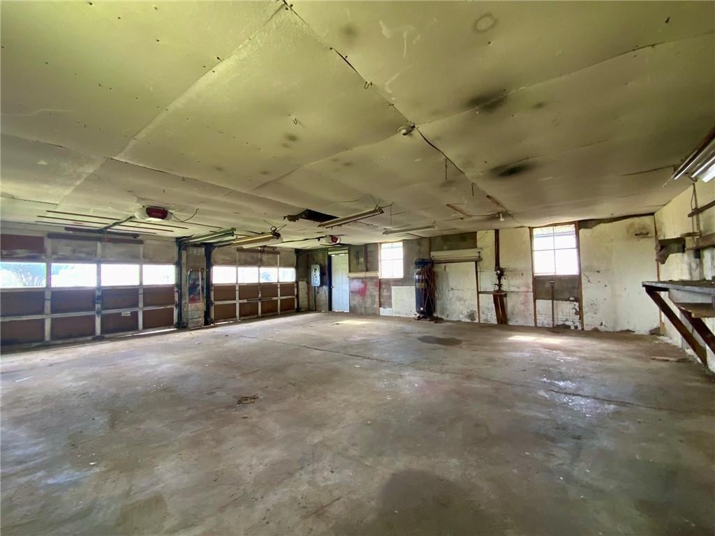 292 Tomlinson Run Georgetown, PA 15043 - Photo 7 of 32