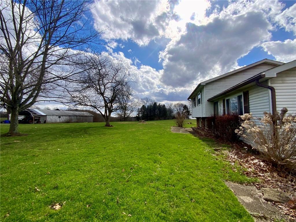 292 Tomlinson Run Georgetown, PA 15043 - Photo 10 of 32