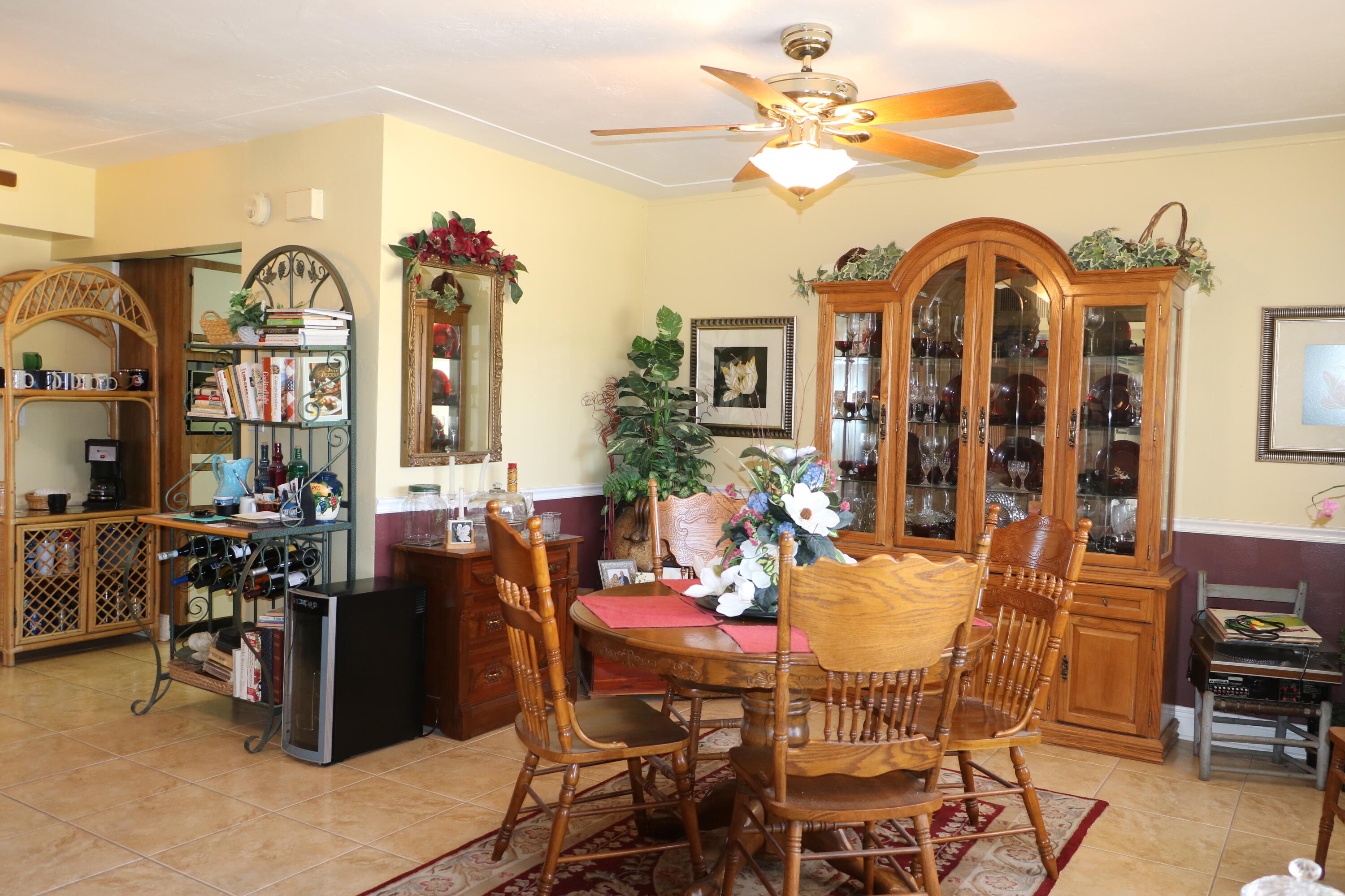 361 Bayside Road Palm Springs, FL 33461 - Photo 5 of 37 IMG_1754