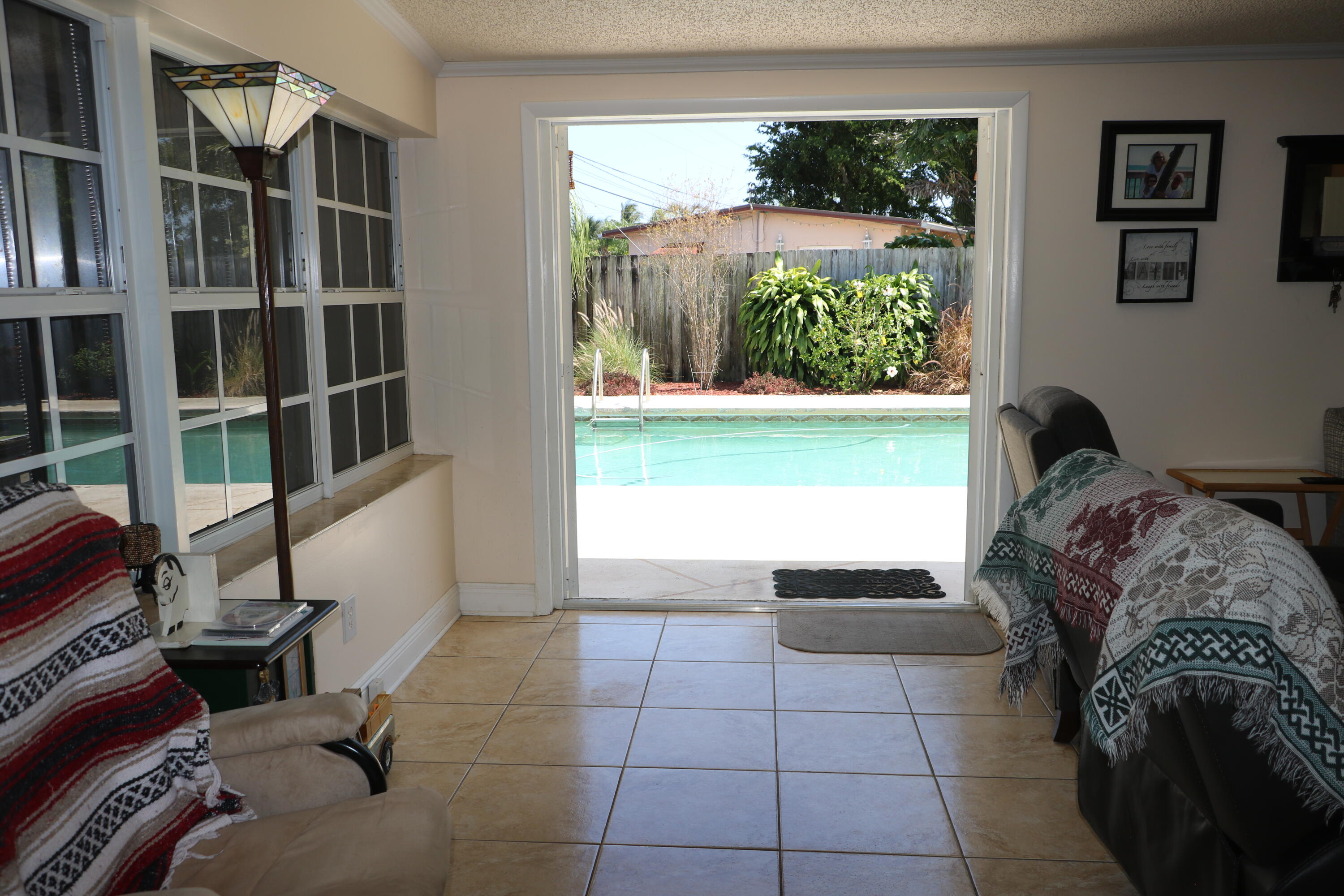 361 Bayside Road Palm Springs, FL 33461 - Photo 7 of 37 IMG_1778