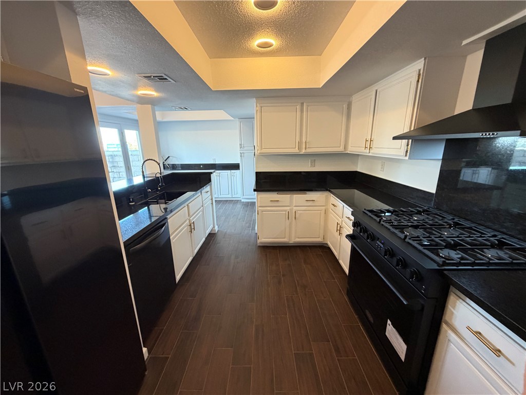 245 North Cimarron Road Las Vegas, NV 89145 - Photo 11 of 39