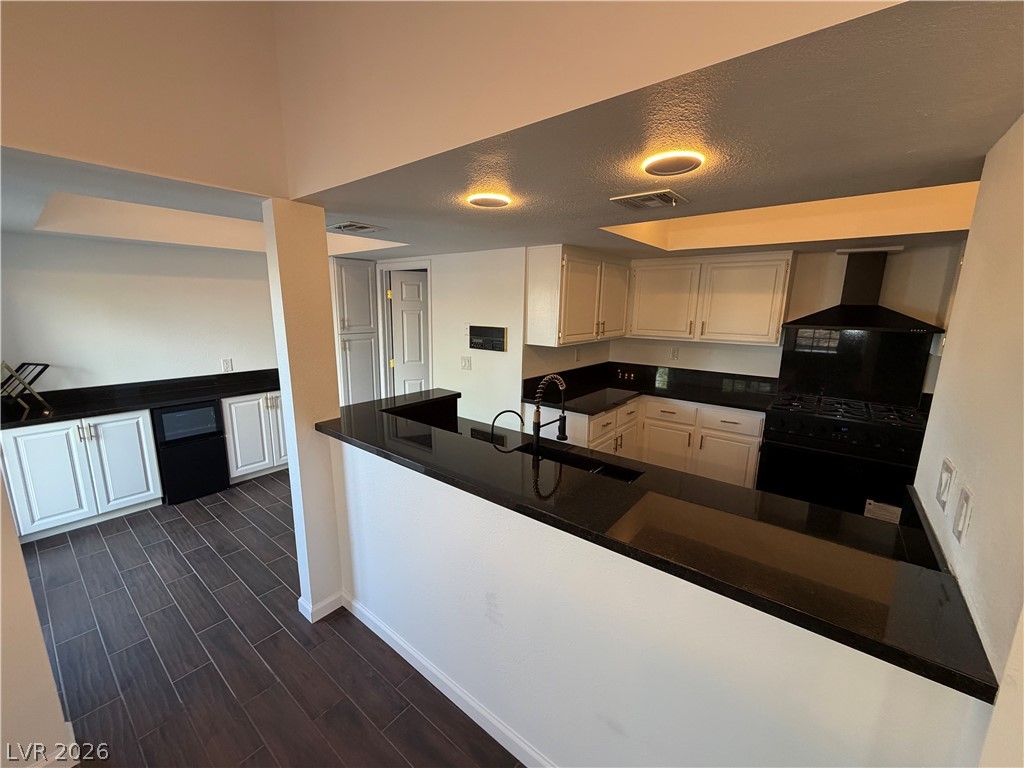245 North Cimarron Road Las Vegas, NV 89145 - Photo 12 of 39