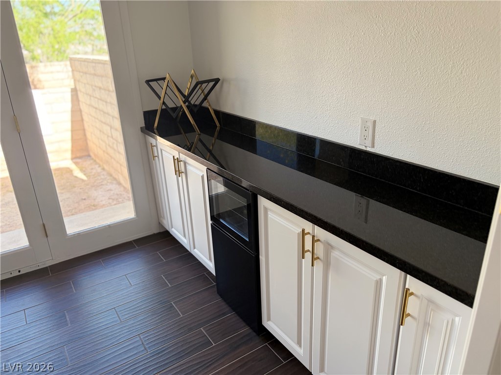 245 North Cimarron Road Las Vegas, NV 89145 - Photo 15 of 39