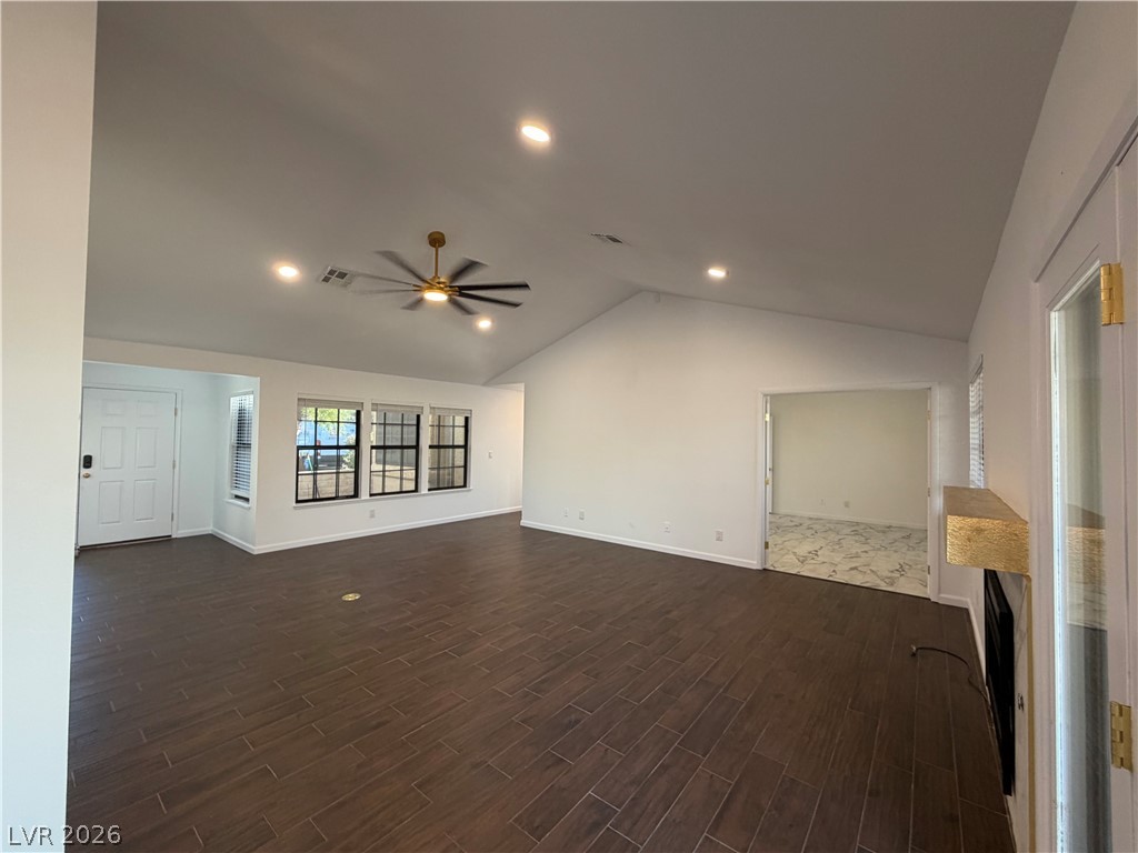 245 North Cimarron Road Las Vegas, NV 89145 - Photo 18 of 39