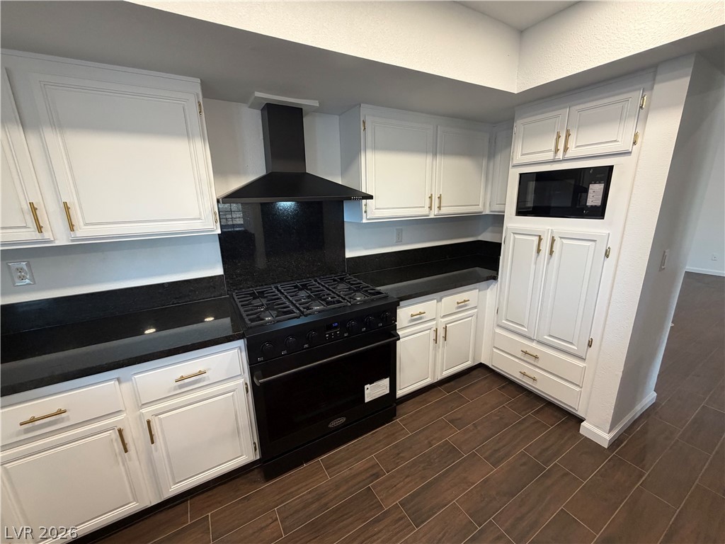 245 North Cimarron Road Las Vegas, NV 89145 - Photo 7 of 39
