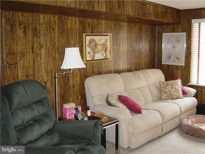 400 Old Farm Road Wyncote, PA 19095 - Photo 8 of 25