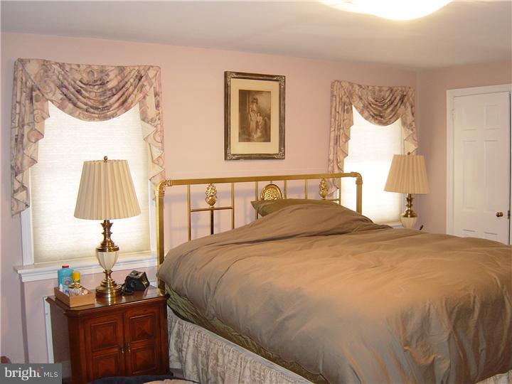 400 Old Farm Road Wyncote, PA 19095 - Photo 10 of 25