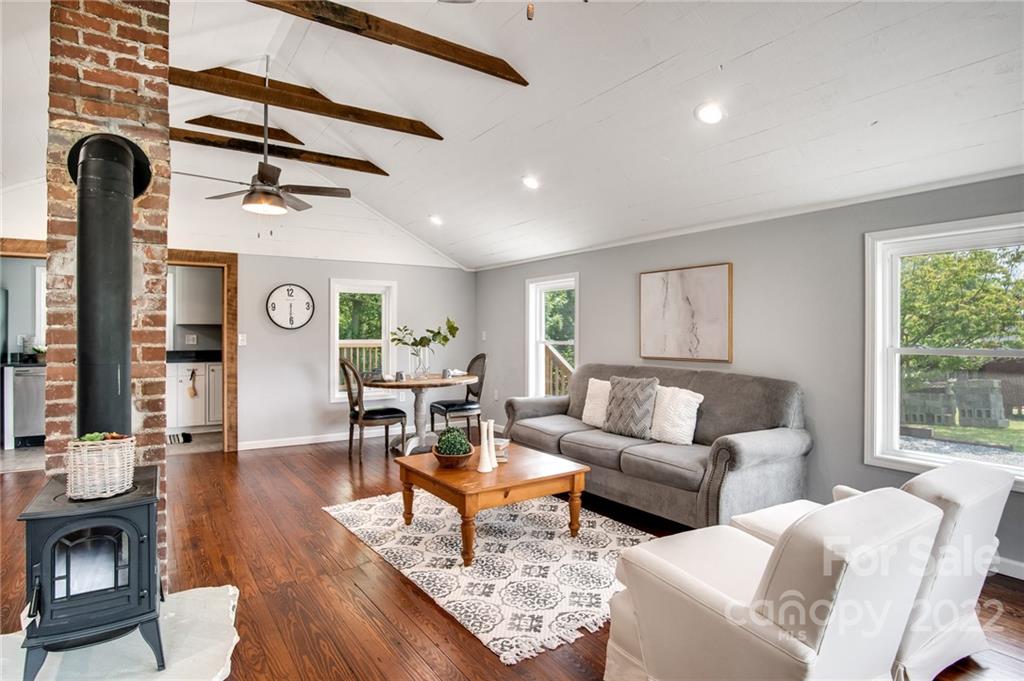 930 North Canton Road Canton, NC 28716 - Photo 4 of 24