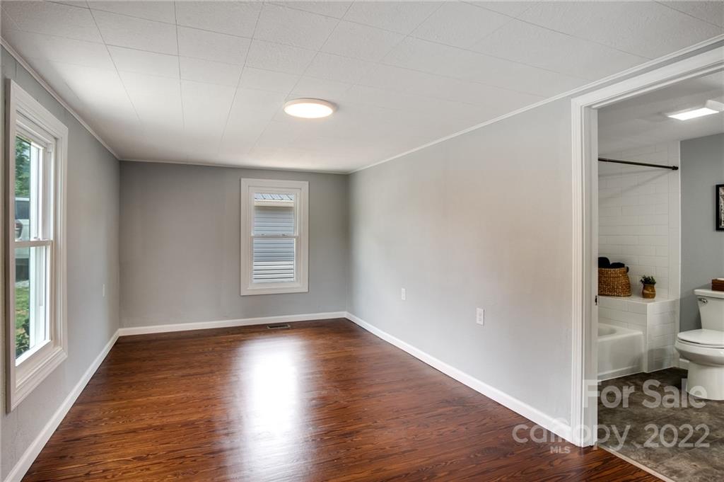 930 North Canton Road Canton, NC 28716 - Photo 9 of 24