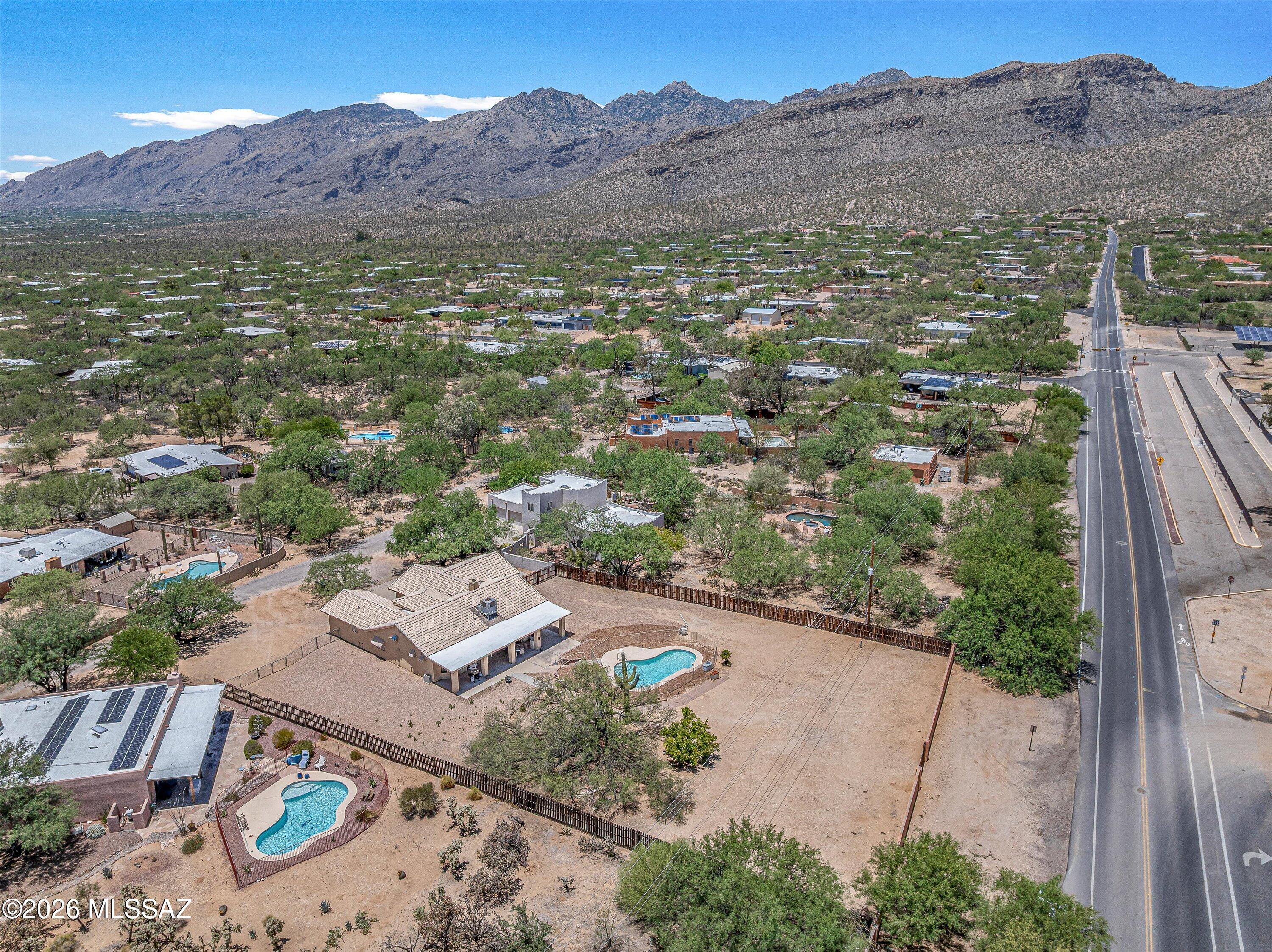 4940 North Castle Ridge Road Tucson, AZ 85749 - Photo 41 of 43 40-Aerial Back