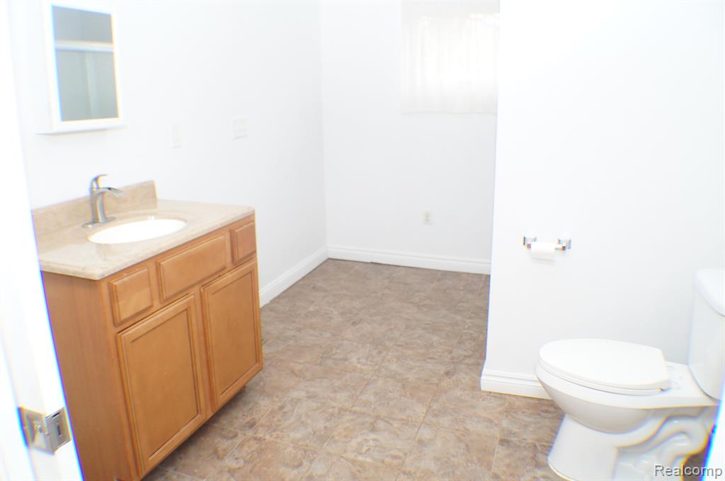 301 Nawakwa Road Rochester Hills, MI 48307 - Photo 10 of 51