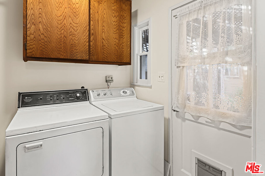 6531 Ruffner Avenue Lake Balboa, CA 91406 - Photo 14 of 27 Gallery Image 14
