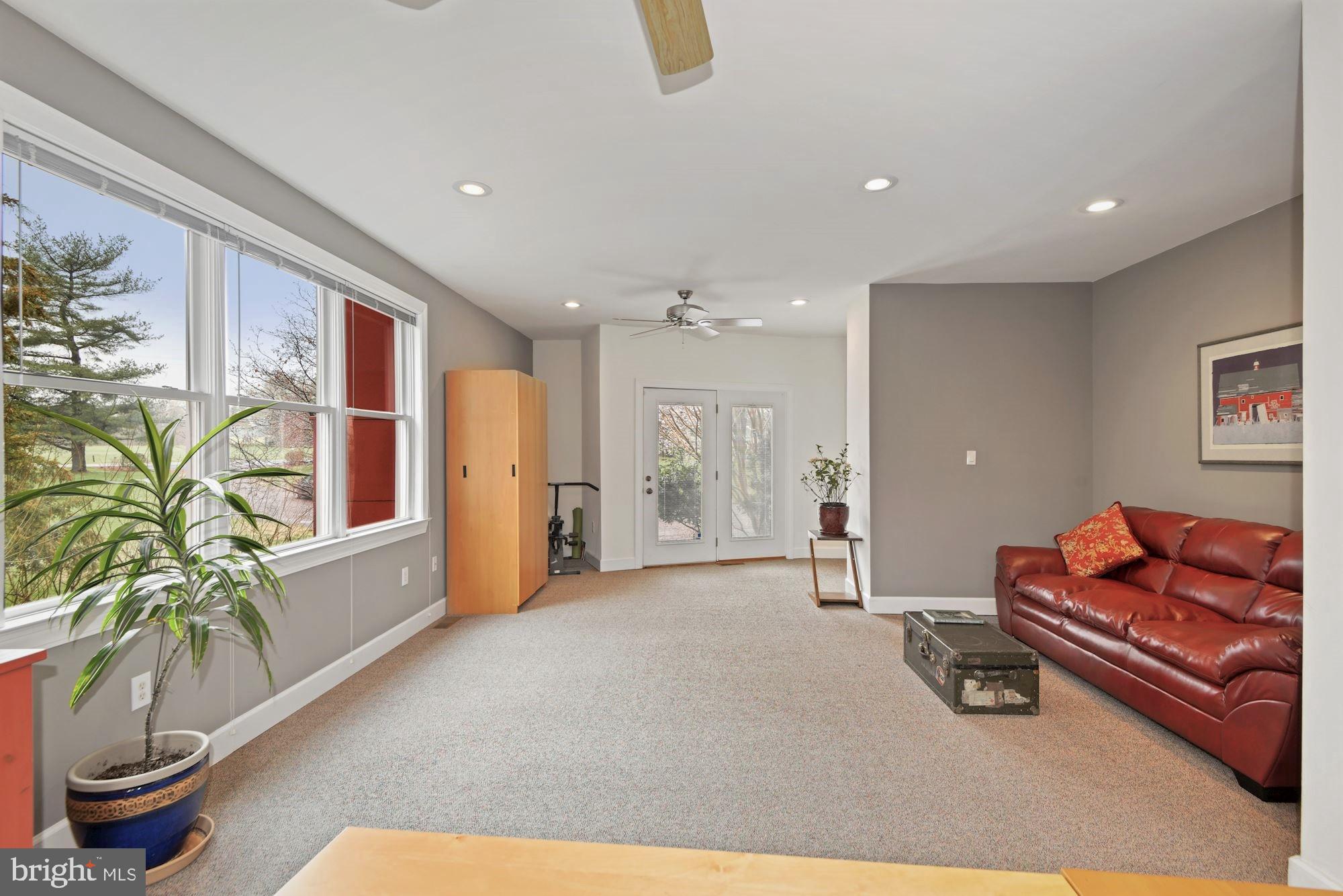 825 Mt Airy Road Davidsonville, MD 21035 - Photo 16 of 42 West wing office suite with private front entrance
