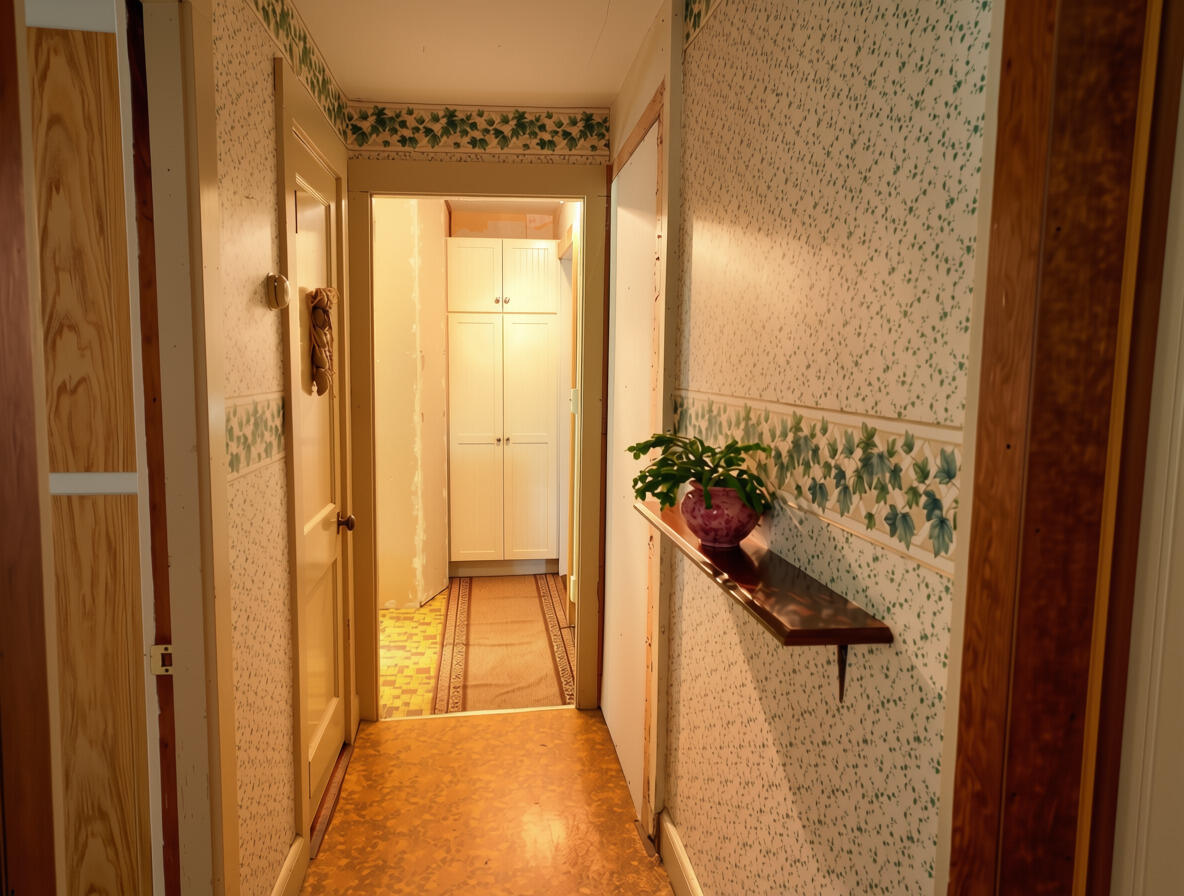 241 Leeds Junction Road Wales, ME 04280 - Photo 25 of 44 Hallway to bathroom 2