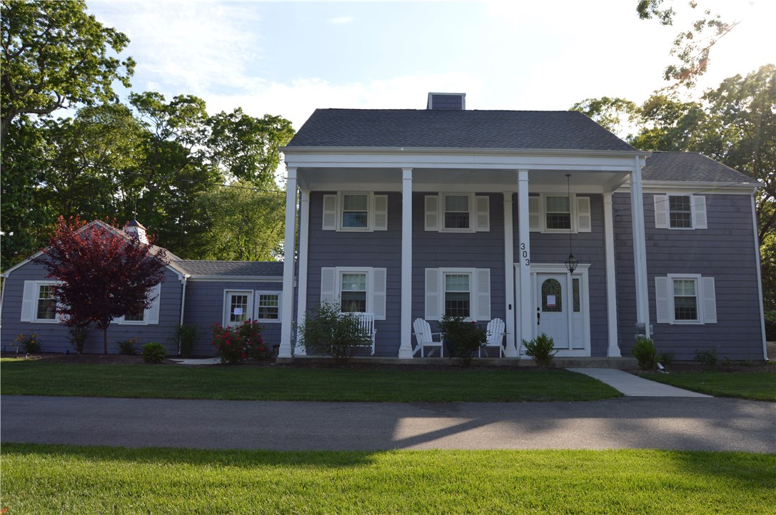 303 Crestwood Road Warwick, RI 02886 - Photo 1 of 43 Gallery Image 1