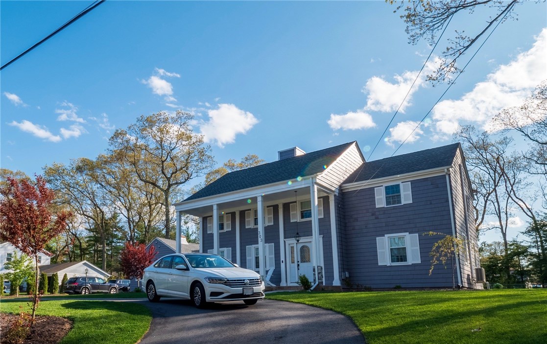 303 Crestwood Road Warwick, RI 02886 - Photo 2 of 43 Gallery Image 2