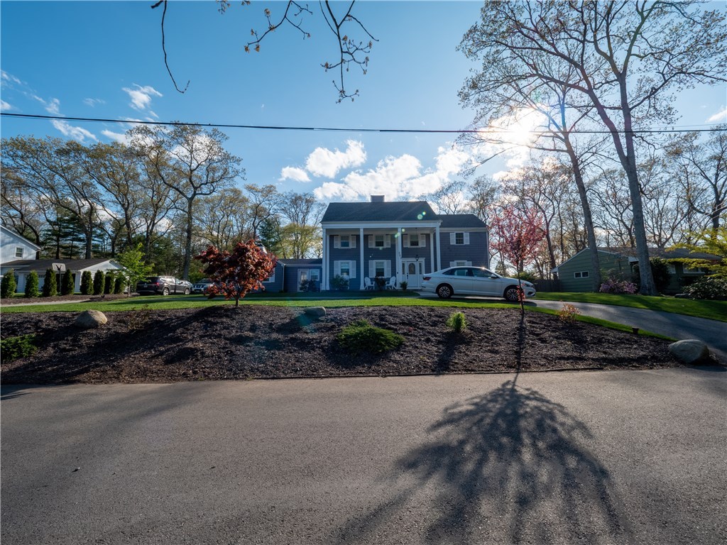 303 Crestwood Road Warwick, RI 02886 - Photo 4 of 43 Gallery Image 4