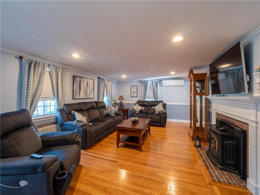 303 Crestwood Road Warwick, RI 02886 - Photo 9 of 43 L