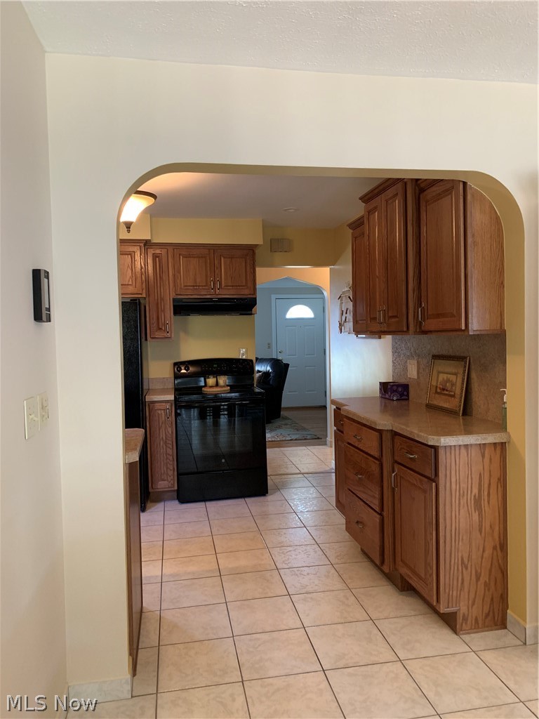 1222 Lander Road Cleveland, OH 44124 - Photo 5 of 29