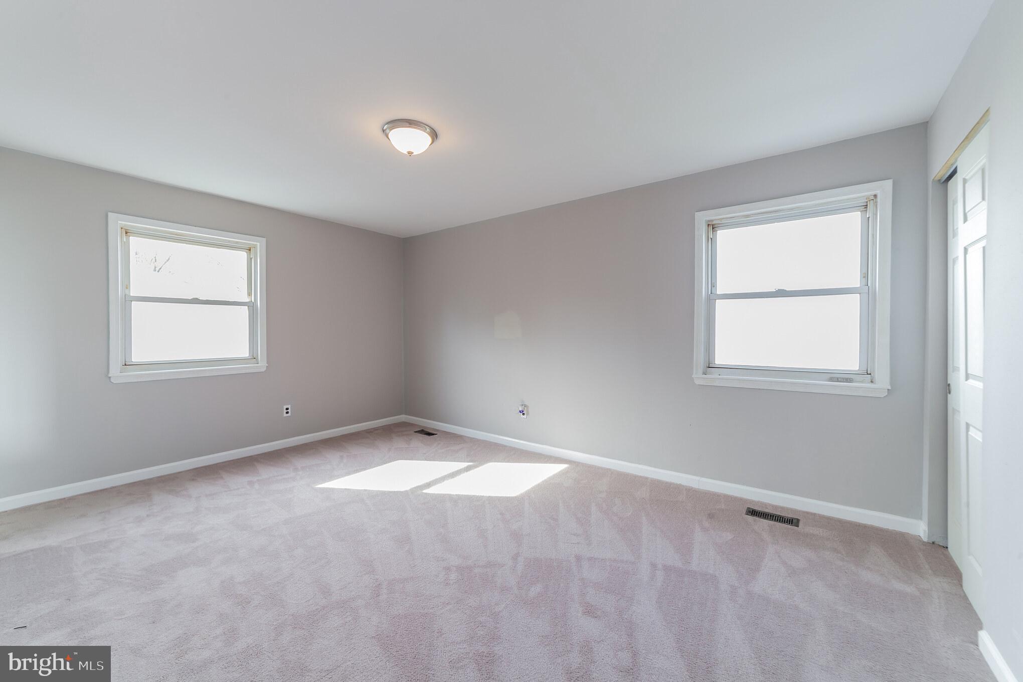 10916 Knights Road Philadelphia, PA 19154 - Photo 15 of 33 Gallery Image 15