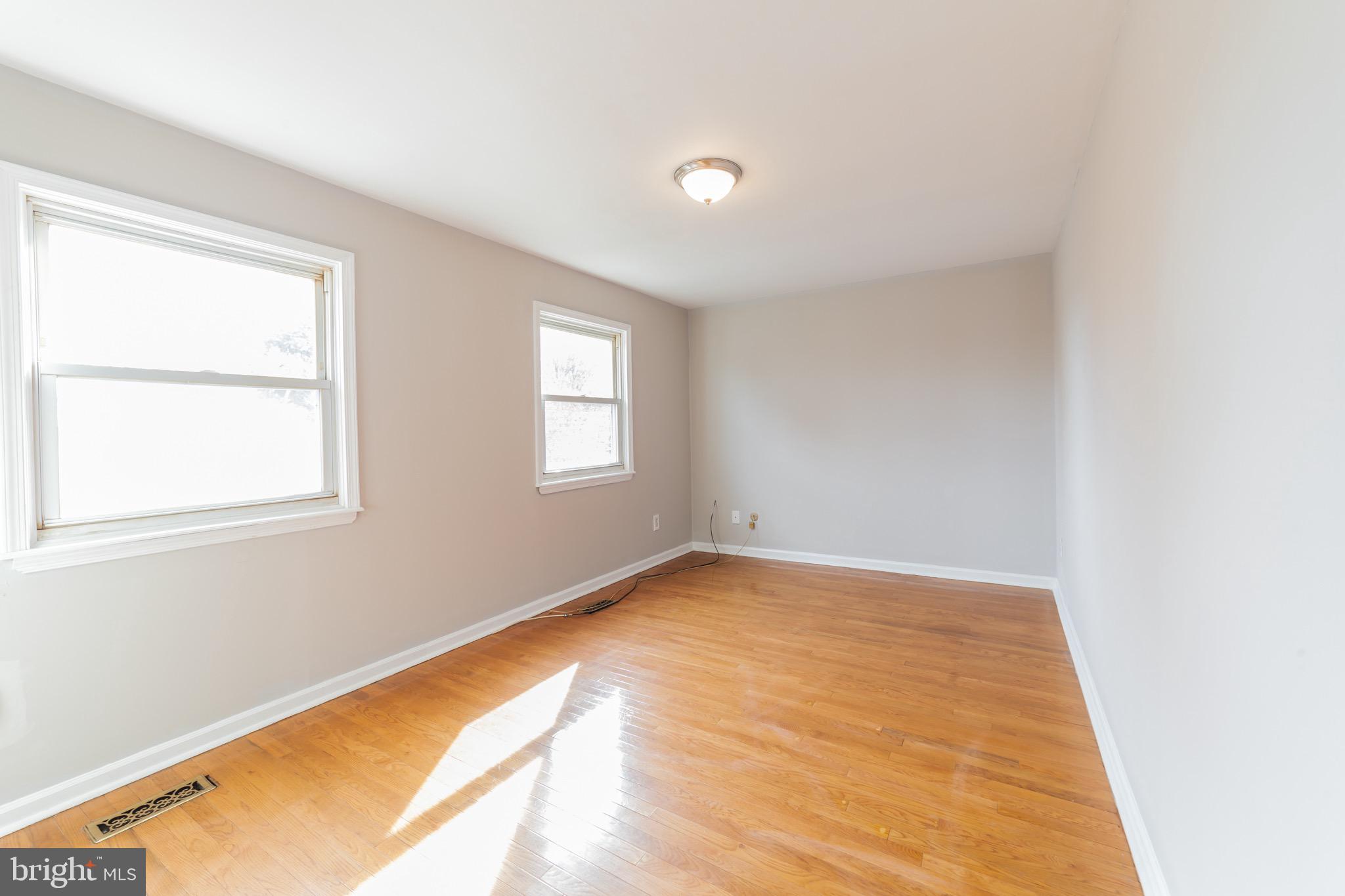 10916 Knights Road Philadelphia, PA 19154 - Photo 18 of 33 Gallery Image 18