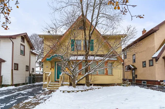 $179,900 | 67 Harwick Road, Irondequoit, NY 14609