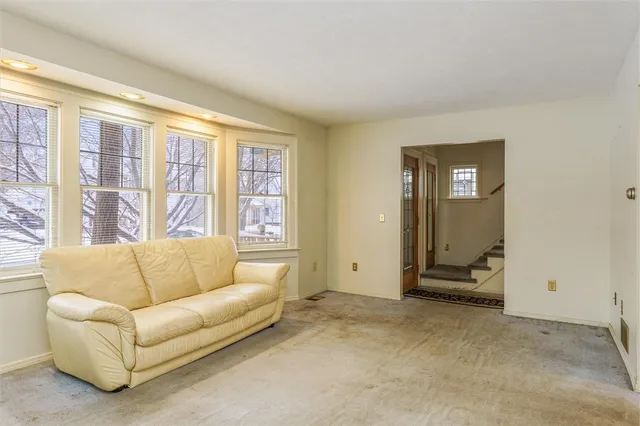 $179,900 | 67 Harwick Road, Irondequoit, NY 14609