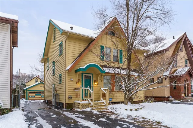 $179,900 | 67 Harwick Road, Irondequoit, NY 14609