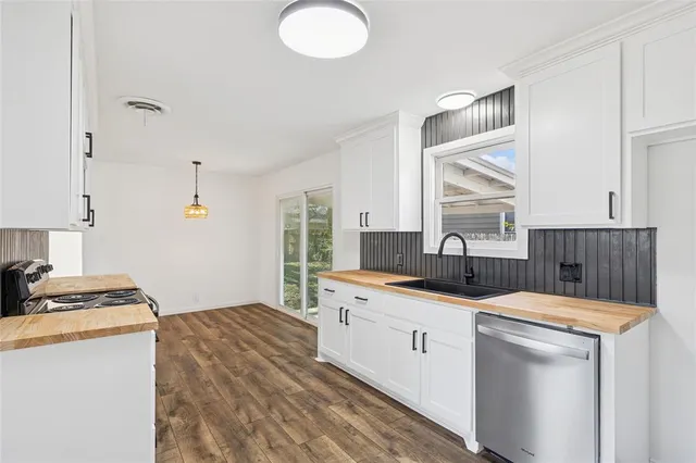 $235,200 | 1301 North Douglas Avenue, Cleburne, TX 76033