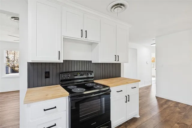 $235,200 | 1301 North Douglas Avenue, Cleburne, TX 76033