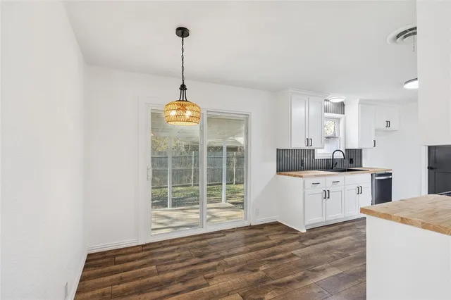 $235,200 | 1301 North Douglas Avenue, Cleburne, TX 76033