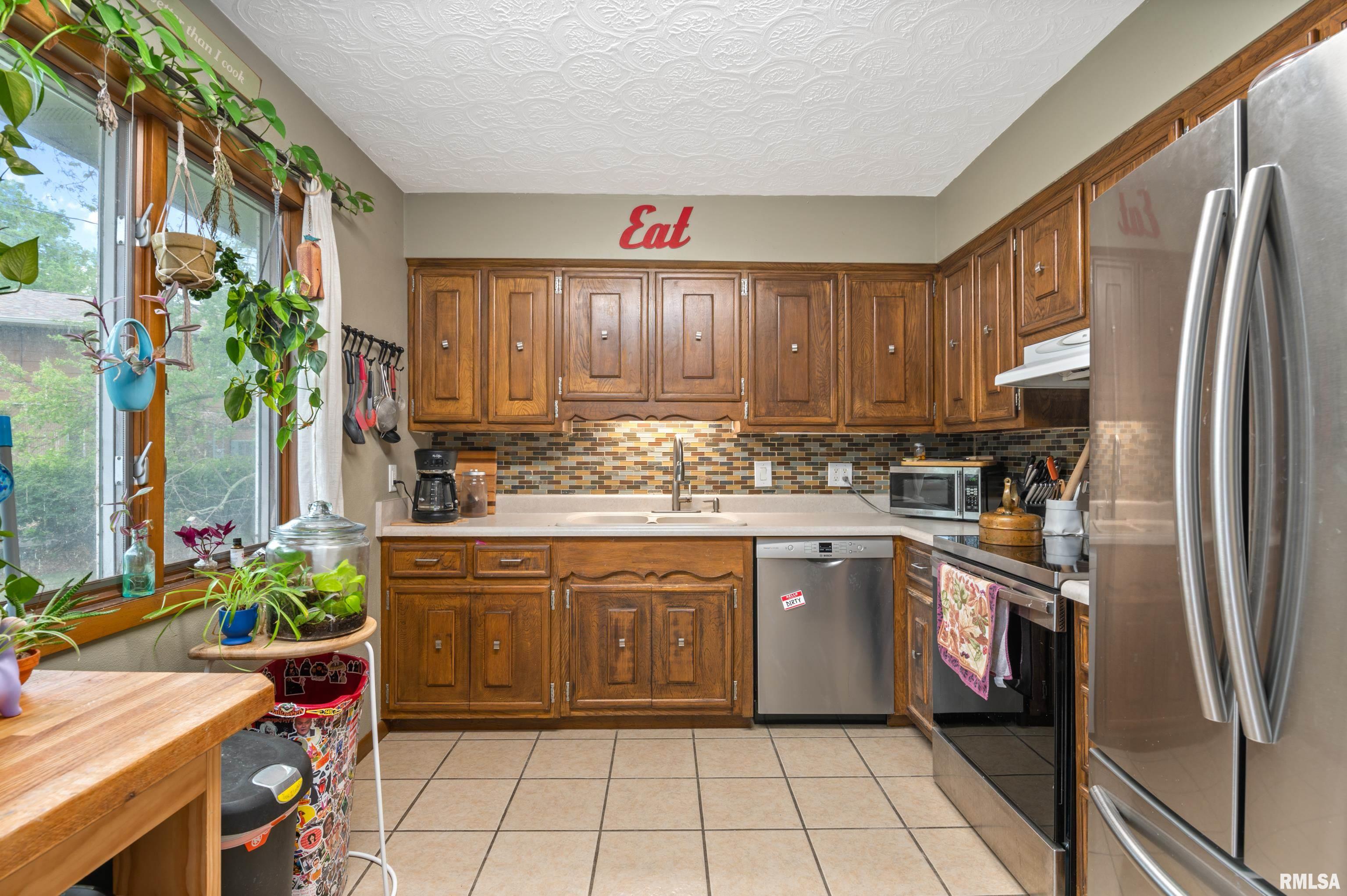 2729 Jersey Ridge Road Davenport, IA 52803 - Photo 14 of 28 Gallery Image 14