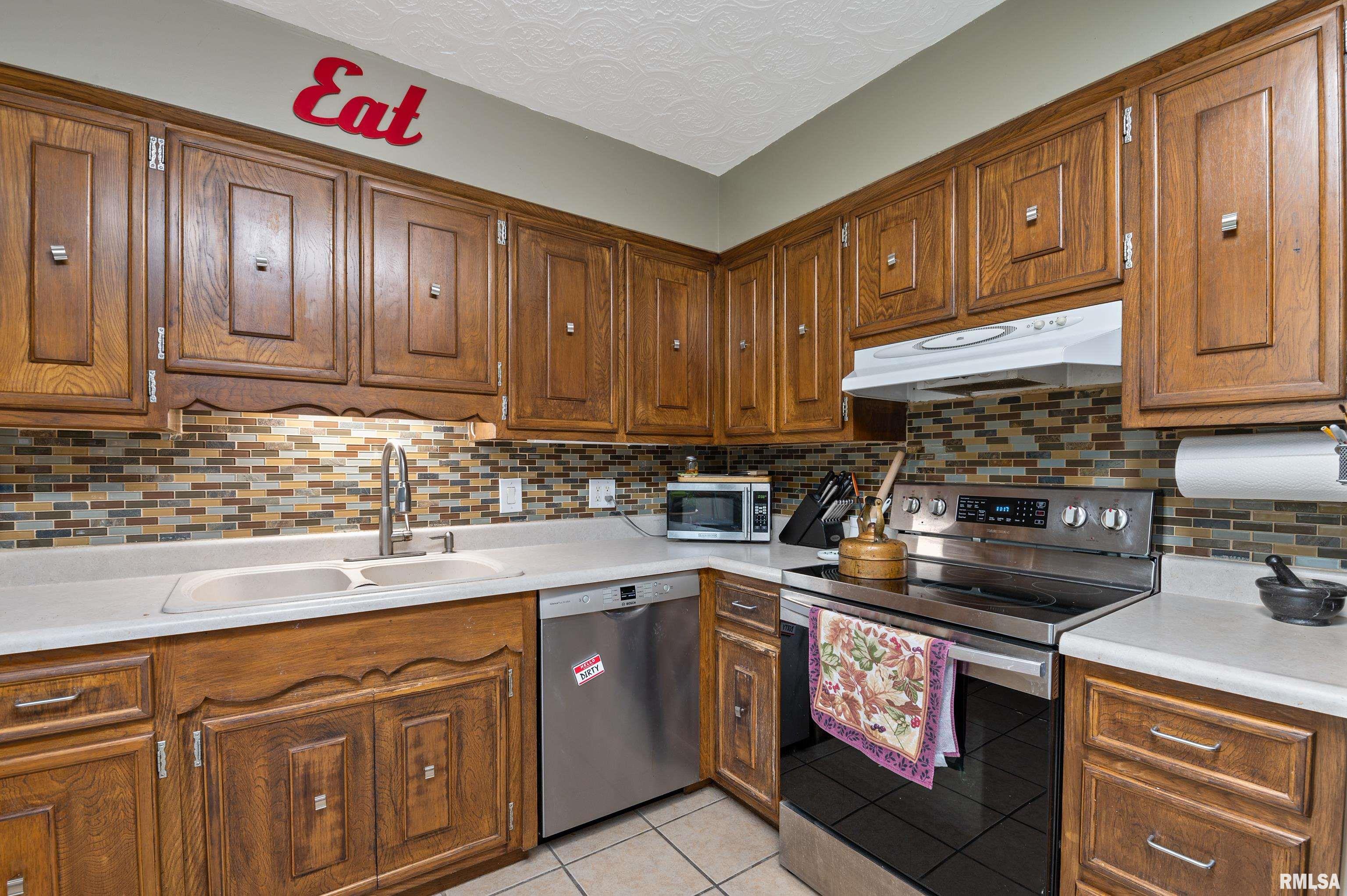 2729 Jersey Ridge Road Davenport, IA 52803 - Photo 15 of 28 Gallery Image 15